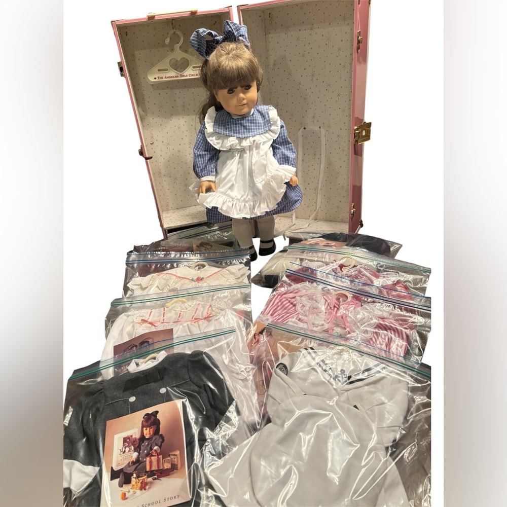 American Girl Samantha, Clothes, and Pink Trunk
